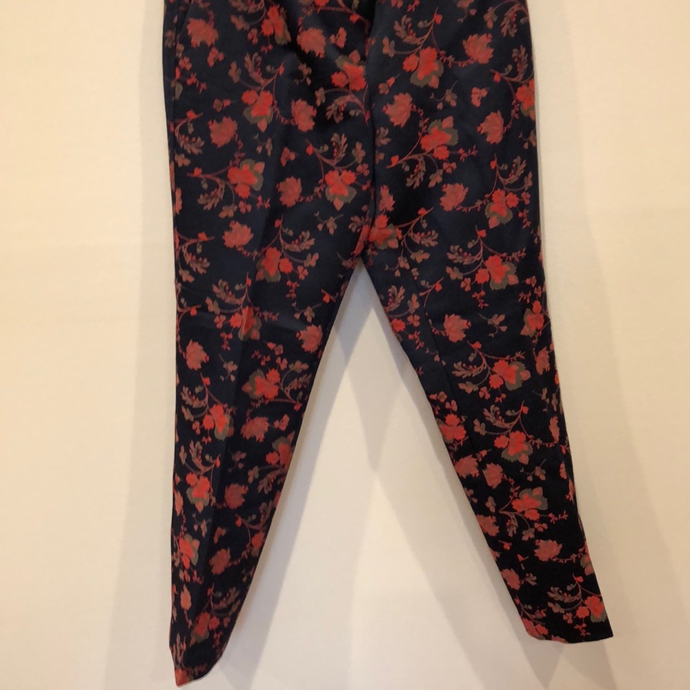 Ann Taylor Loft pants ankle length floral design.